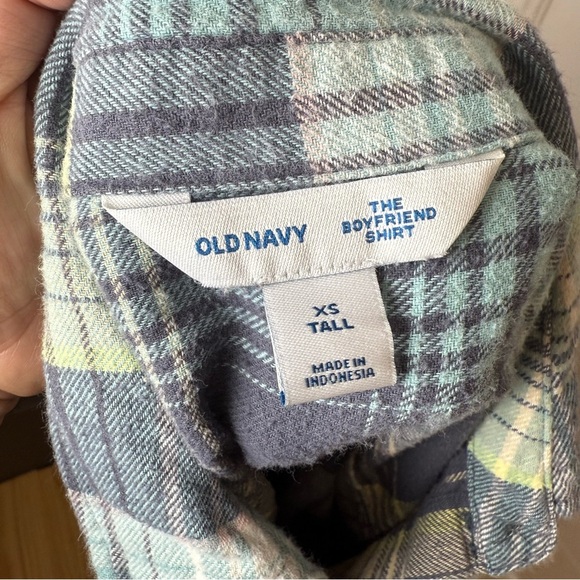 Old Navy Women’s The Boyfriend Shirt Flannel Blur Plaid Button Up Size XS Tall - Picture 2 of 5